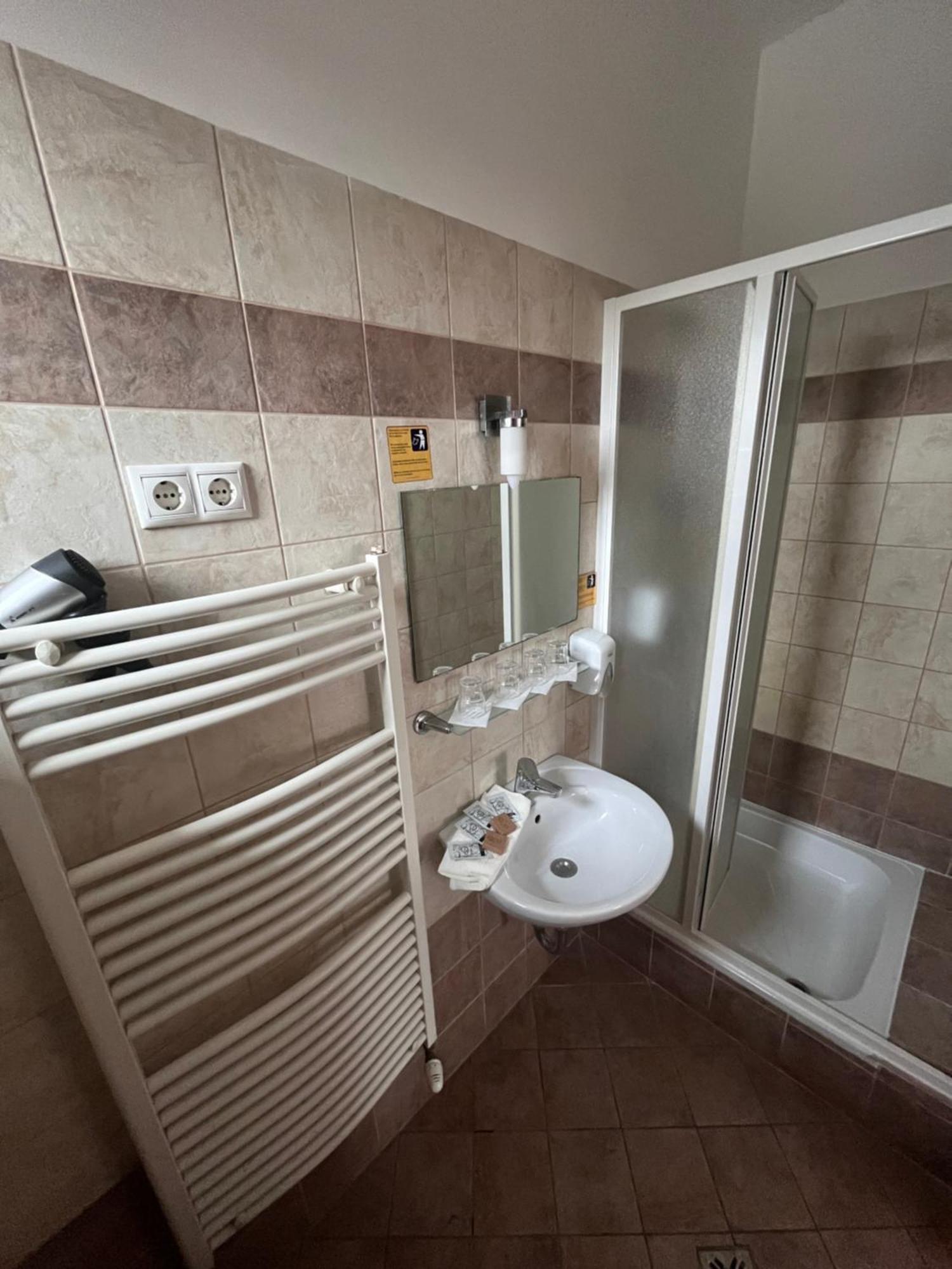 Hotel Rose City Budapest Exterior photo